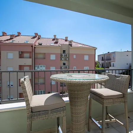 Studio Nikola Apartment Makarska